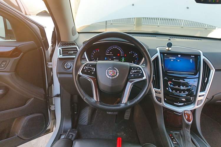 Used Cadillac SRX 2013 3.0L Elite Model Steering Wheel