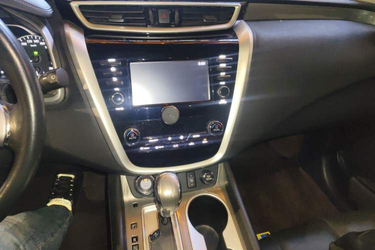 Used Nissan Murano 2017 2.5 S/C HEV XE Four-Wheel Drive Hybrid Luxury Edition Audio And AC Panel