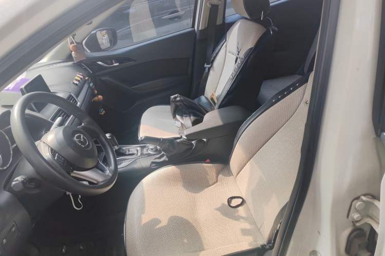 Used Mazda 3 Axela 2014 Sedan 1.5L Automatic Luxury Model