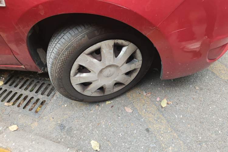 Used Chevrolet Sail 2010 Sedan 1.4L Manual Enjoyment Edition Right Front Wheel Hub