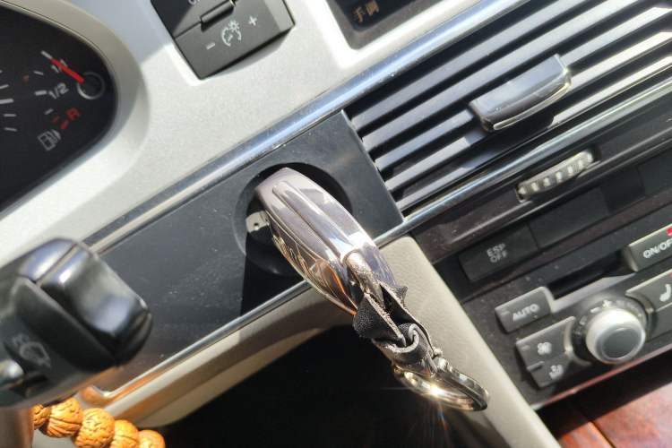 Used Audi A6L 2011 2.0 TFSI automatic Comfort trim Vehicle Key