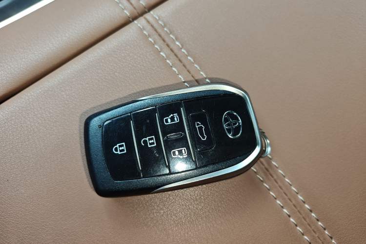 Used Toyota Alphard 2024 Dual-Engine 2.5L Prestige Edition Vehicle Key