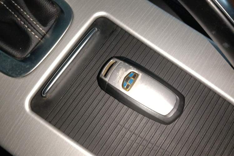 Used Geely Auto Emgrand X7 Sport 2018 1.8TD Automatic Two-Wheel Drive Smart 4G Connected Version