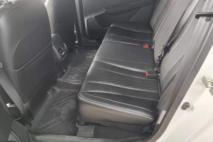 Used Baojun 310W 2018 1.5L Automatic Fashion Version China V Emission Standard