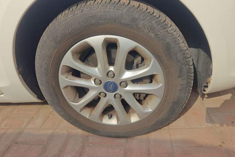 Used Ford Focus 2013 Hatchback Classic 1.8L Manual Base Model