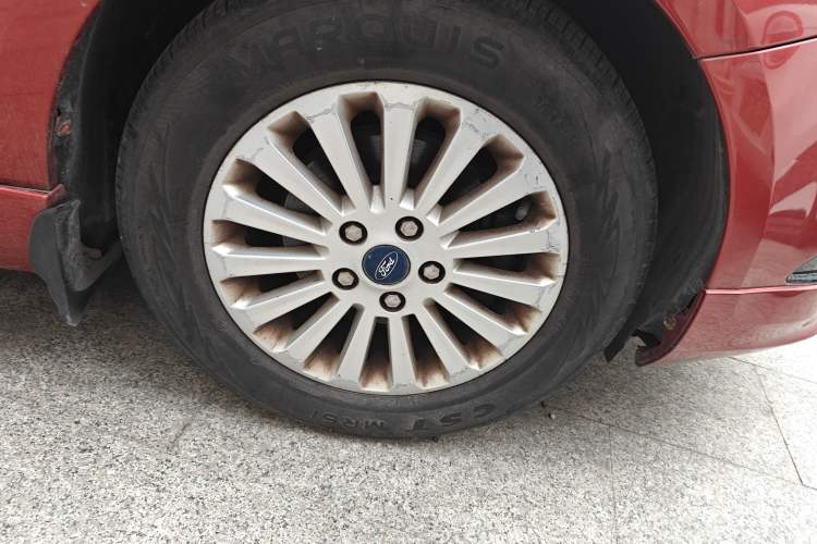 Used Ford Focus 2013 Hatchback Classic 1.8L Manual Fashion Edition
