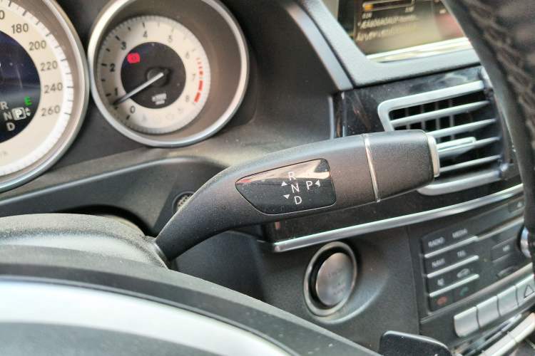 Used Mercedes-Benz E-Class 2015 Facelift E 200 L Sport Edition Gear Lever