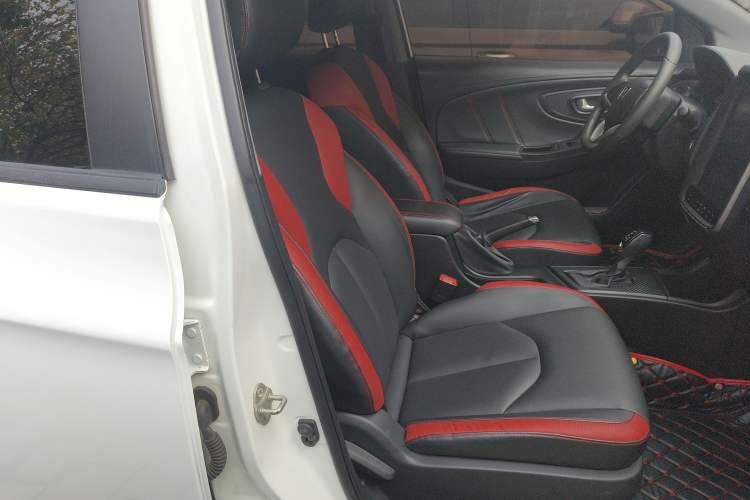 Used Luxgen U5 SUV 2017 1.6L CVT Jazz Edition
