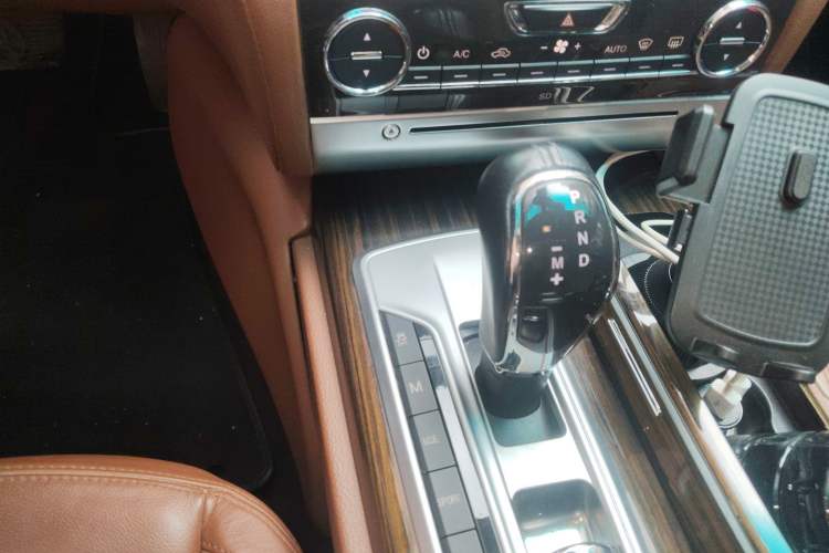 Used Maserati President 2013 3.0T Standard Model Gear Lever