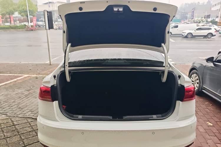 Used Volkswagen Bora 2021 1.5L Manual Fashion Smart Connect Edition