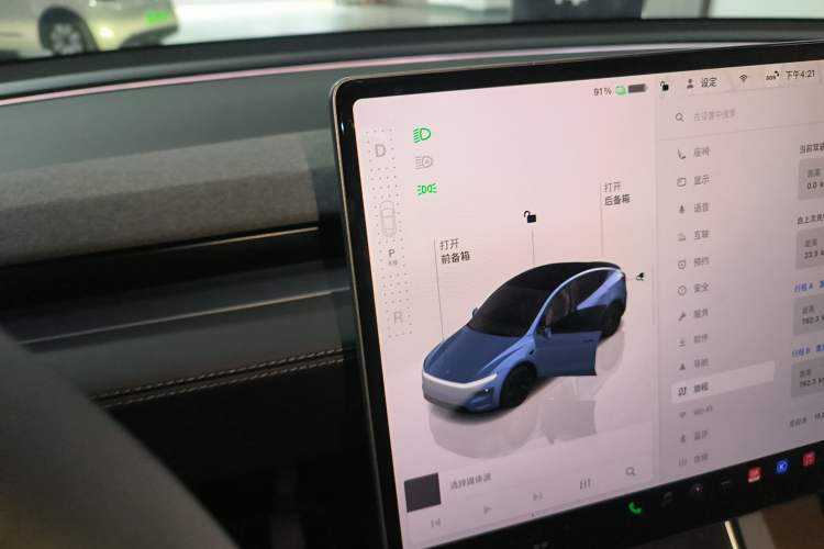 Used Tesla Model Y 2025 Rear-Wheel-Drive Version
