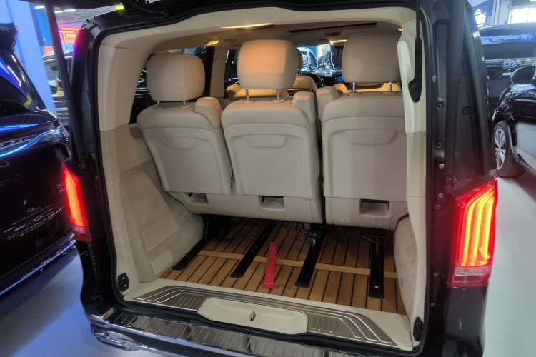 Used Mercedes-Benz V-Class 2021 V 260 L Long Wheelbase Prestige Edition Trunk