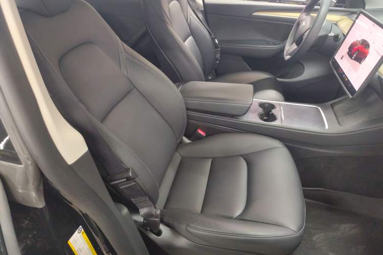 Used Tesla Model Y 2023 Long-Range All-Wheel-Drive Version Right Front Seat