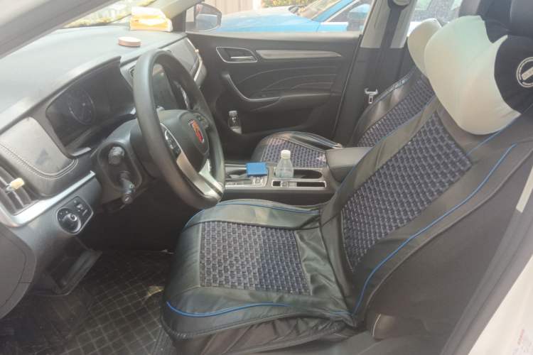 Used Roewe i6 2020 PLUS 1.6L CVT 4G Connected Glory Holographic Edition