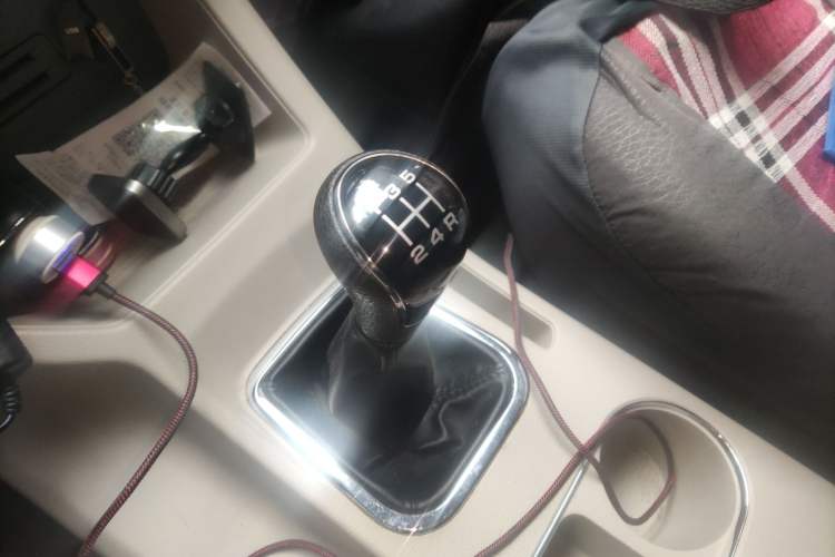 Used FORTHING Lingzhi 2019 M5L 1.6L 7-Seater Luxury Model China VI Standard Gear Lever