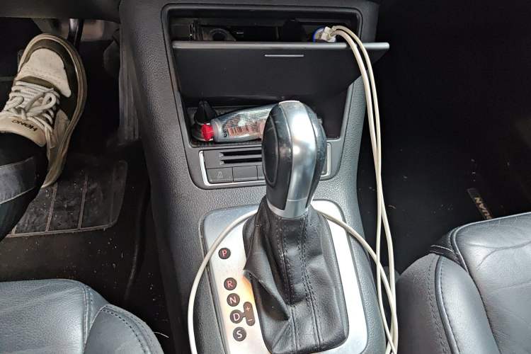 Used Volkswagen Tiguan 2015 1.8TSI Automatic Two-Wheel Drive Comfort Edition Gear Lever