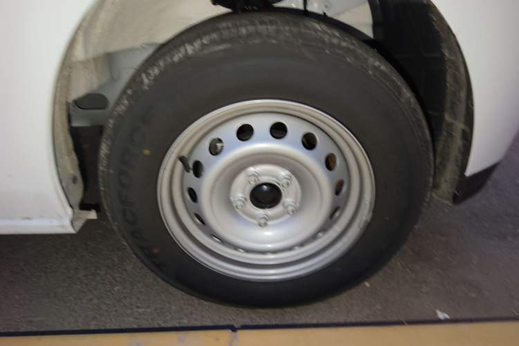 Used JMC E Fushun 2025 Model, Open Window Version, 77 kWh, Mid-axle, Mid-roof
