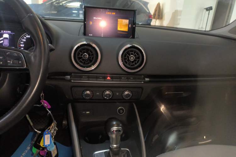 Used Audi A3 2018 30th Anniversary Edition Sportback 35 TFSI Fashion Model
