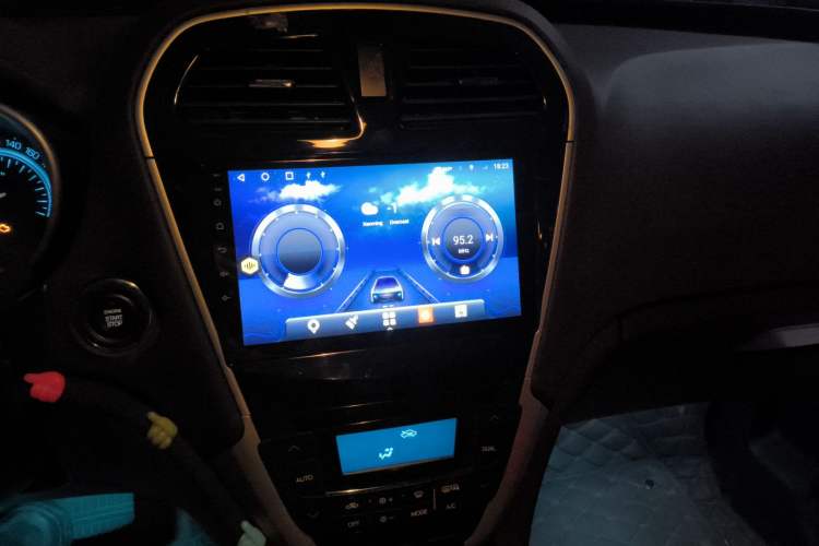 Used GAC Trumpchi GS5 Super 2015 1.8T Automatic Two-Wheel Drive Luxury Edition