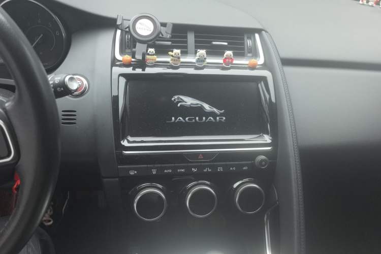 Used Jaguar E-PACE 2018 P200 China VI Audio And AC Panel