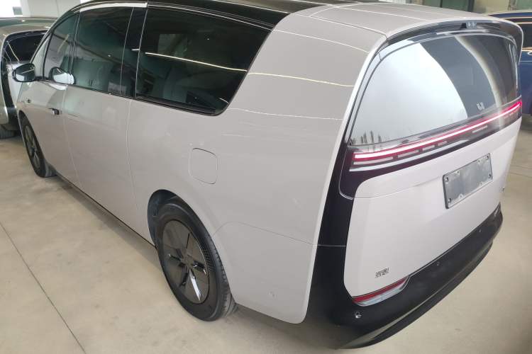 Used Li Auto MEGA 2024 Ultra Model