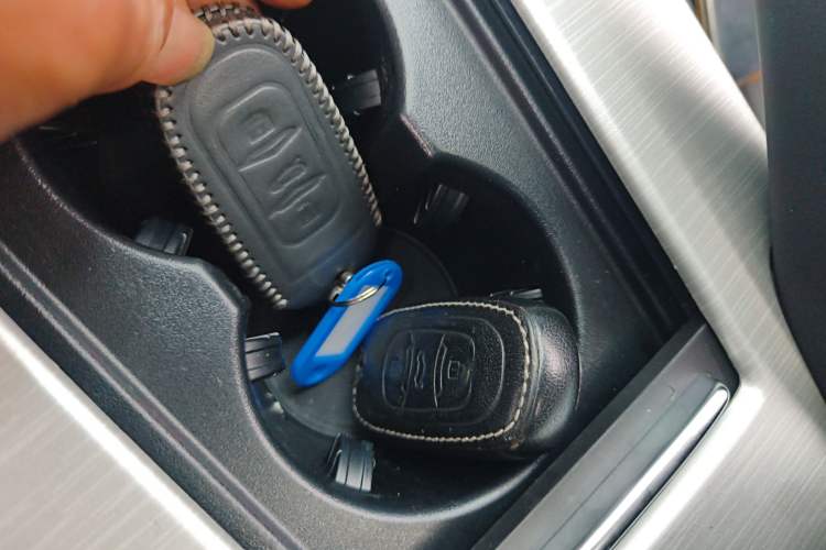 Used Geely Auto Emgrand X7 Sport 2018 1.8TD Automatic Two-Wheel Drive Smart Connect 4G Internet Edition