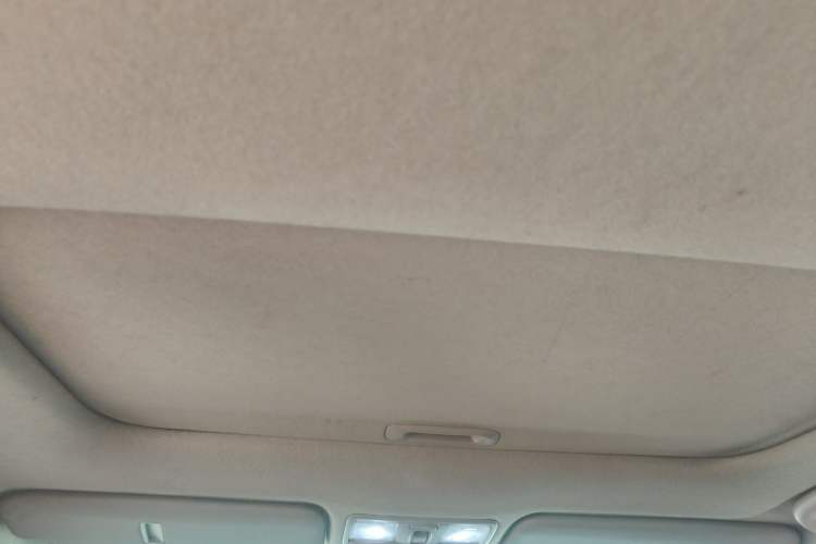 Used Kia K2 2012 Sedan 1.6L Automatic Transmission Premium Commemorative Edition Headliner