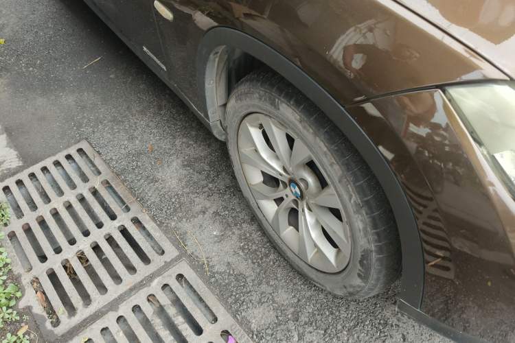 Used BMW X1 2010 xDrive25i
