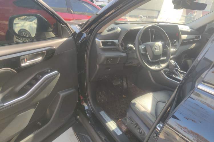Used Toyota Highlander 2022 Dual-Engine 2.5L Four-Wheel Drive Prestige Version 7 Seats
