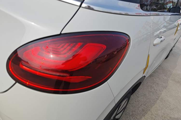 Used Wuling Bingo 2023 333 km Enjoyment Version Right Rear Taillight
