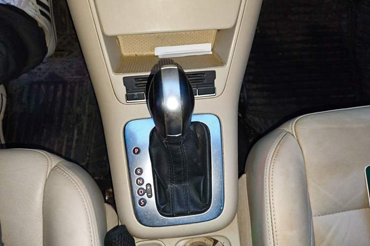 Used Volkswagen Tiguan 2012 1.8TSI Automatic Two-Wheel Drive Elite Edition Gear Lever