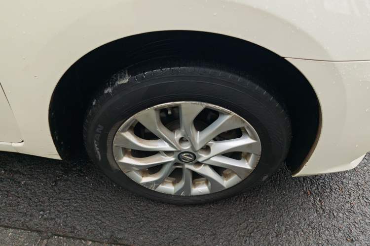 Used Nissan Sylphy 2016 1.6 XL CVT Luxury Edition Right Front Wheel Hub