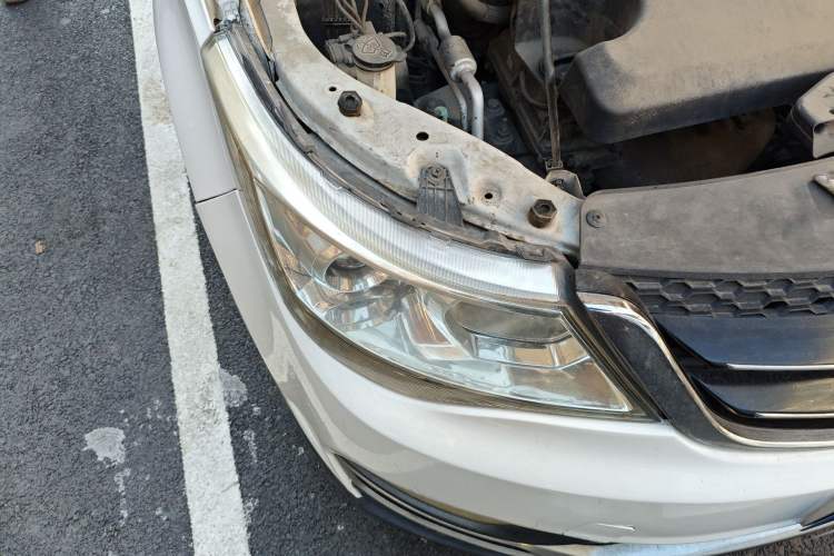 Used Baojun 730 2016 1.5L Manual Comfort Version 7 Seats China V Emission Standard Right Front Headlight