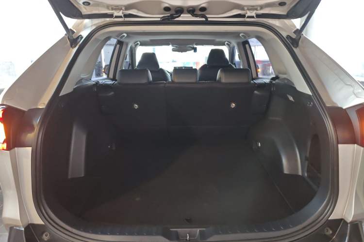 Used Toyota Wildlander 2020 Dual-Motor 2.5L E-CVT Four-Wheel Drive Luxury Edition Trunk