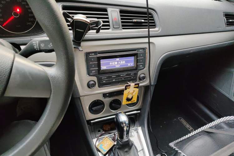 Used Volkswagen Lavida 2013 Restyled Classic 1.6L Automatic Comfort Edition
