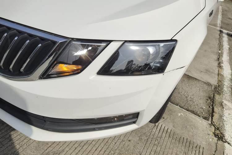 Used Skoda Octavia 2019 1.5L Automatic SmartDrive Comfort Edition China VI Standard