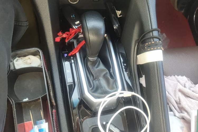 Used JMC Yusheng S350 2016 2.0T Automatic Two-Wheel Drive Gasoline Luxury Edition 5 Seats