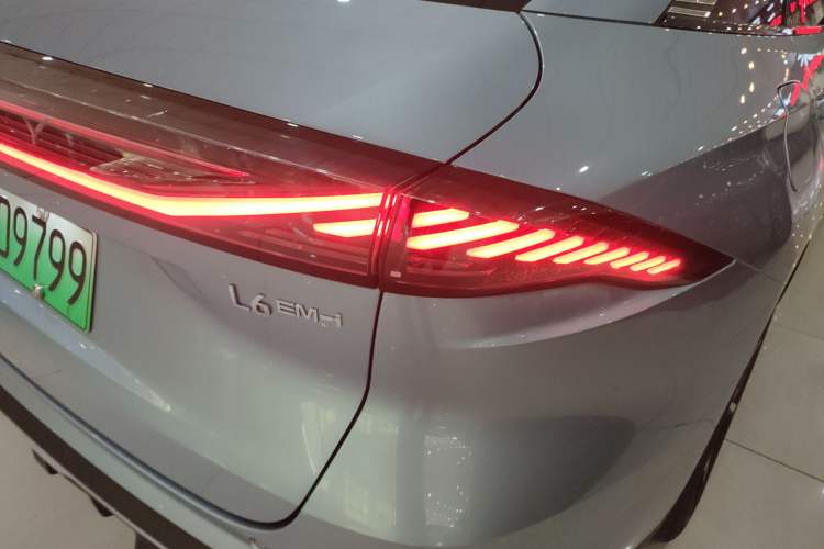 Used Geely Galaxy L6 2025 EM-i 140km Starship Edition
