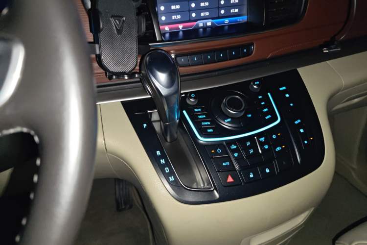 Used Buick GL8 2015 2.4L Luxury Business Premium Edition Gear Lever