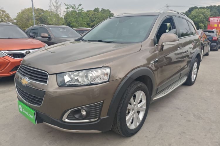Used Chevrolet Captiva 2015 2.4L 4x4 Flagship Edition 7-Seater
