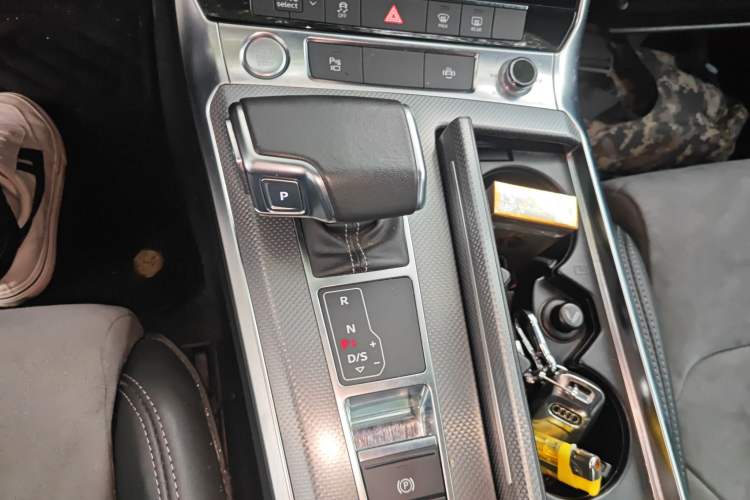 Used Audi A6L 2019 40 TFSI Luxury Dynamic Model Gear Lever