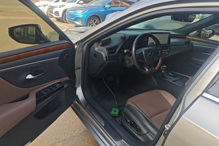 Used Lexus ES 2022 200 Luxury Edition
