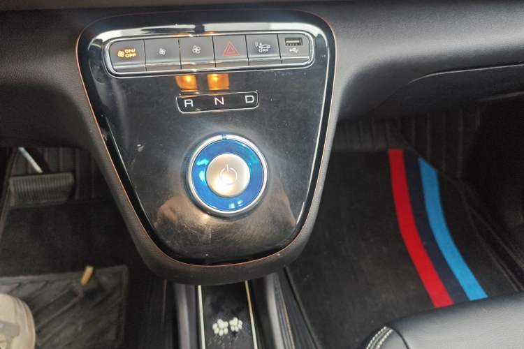 Used ORA White Cat 2022 Upgraded Model 305km Range Luxury Version Lithium-Ion Battery
