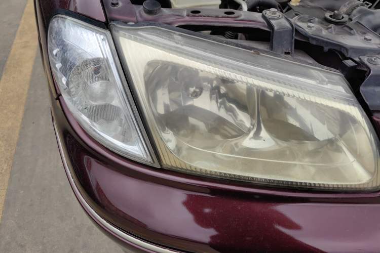 Used Nissan Lannia 2004 Zhizun 2.0L Automatic Comfort Model Right Front Headlight