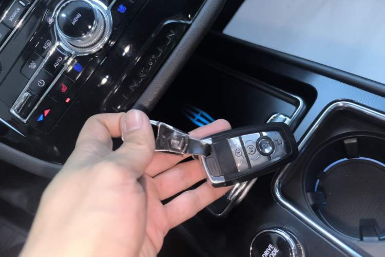 Used Lincoln Corsair 2021 2.0T Two-Wheel-Drive Luxury Edition
