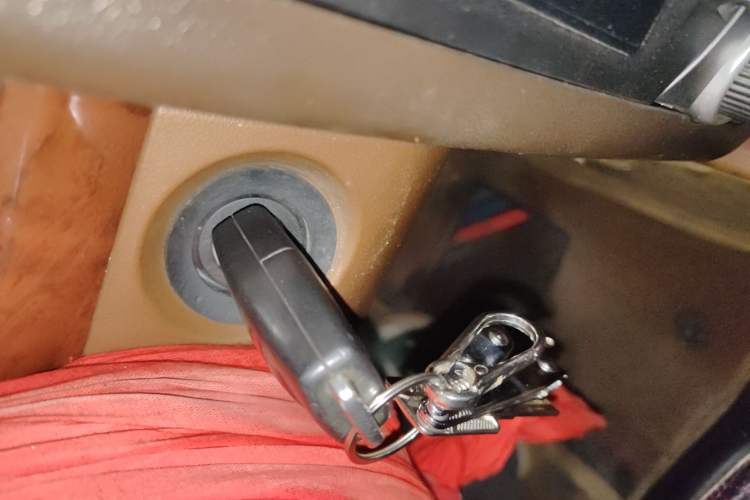 Used Huatai Boliger 2013 2.0T Manual Two-Wheel Drive ZhiZun Edition Vehicle Key