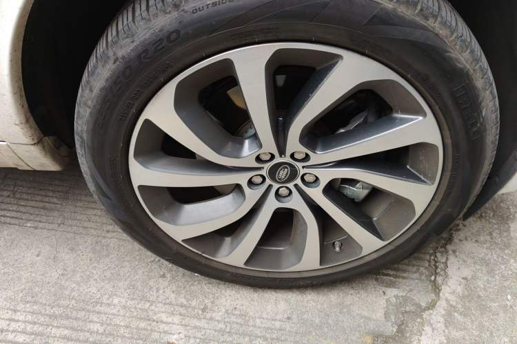 Used Land Rover Discovery Sport 2020 249 PS R-Dynamic Performance Edition