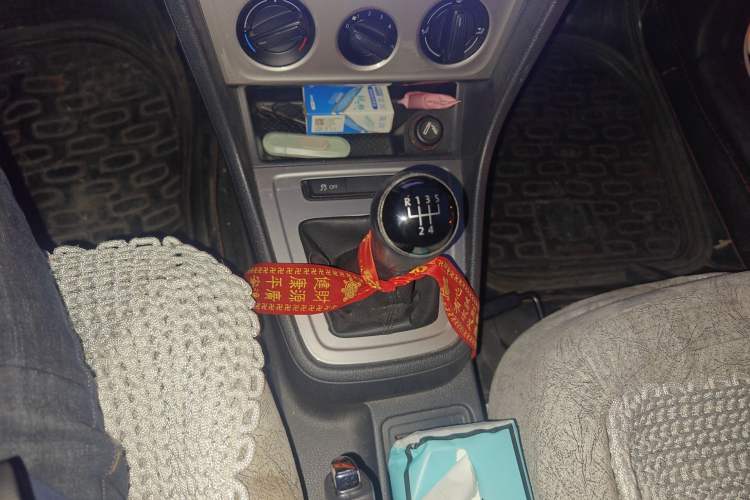 Used Volkswagen Gran Lavida 2013 1.6L Manual Fashion Model Gear Lever