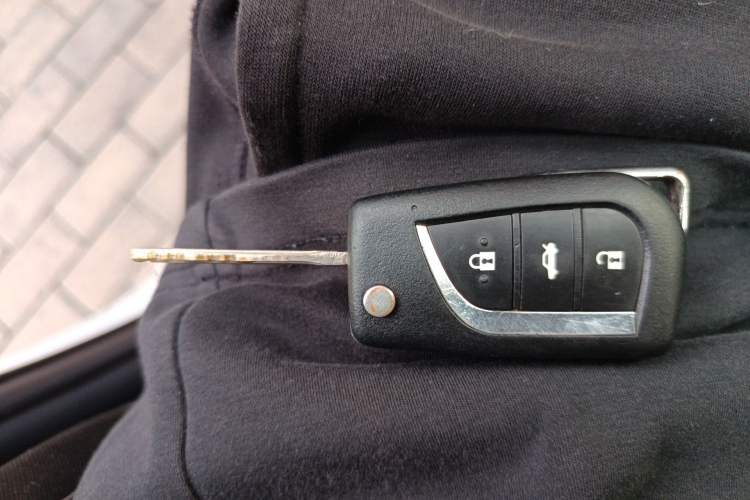 Used Toyota YARiS L Zhi Xuan 2015 1.5E Automatic Charm Edition Vehicle Key