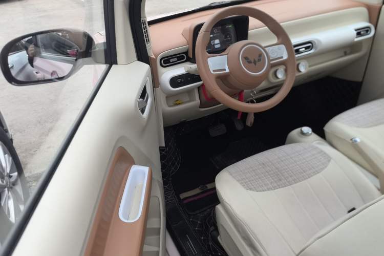 Used Wuling Hongguang MINIEV 2024 3rd Generation 215km Youth Edition
